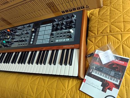 Arturia-Polybrute, 6-voice, boxed & manual